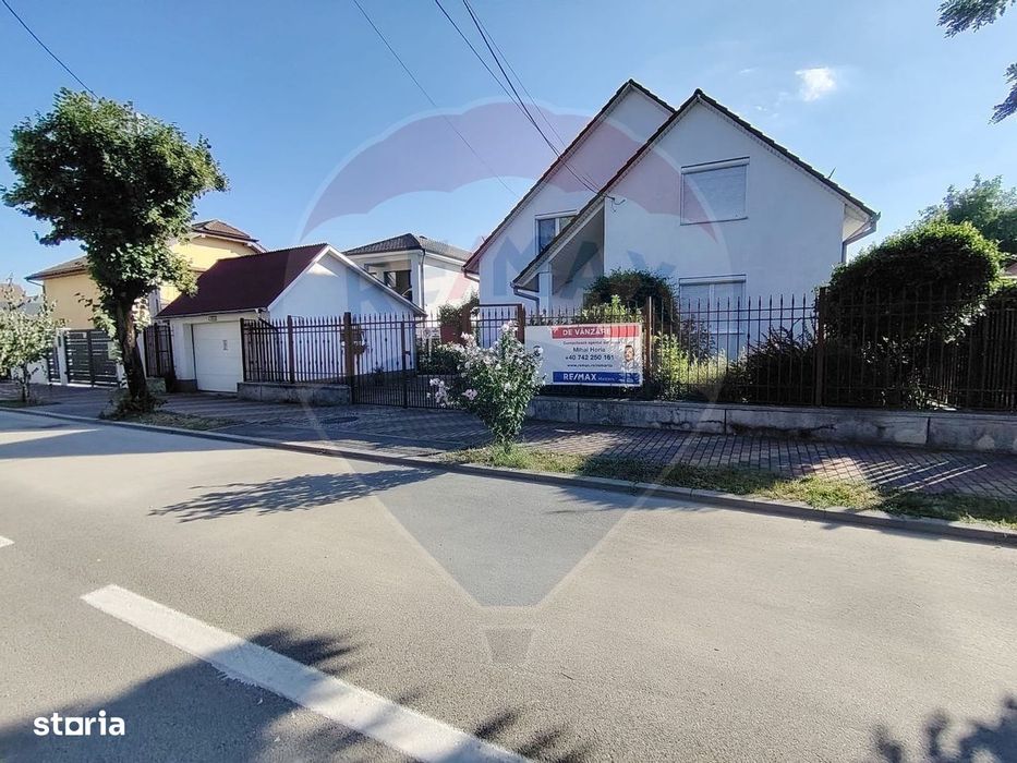 Casă / Vilă cu 8 camere de vânzare în zona Central