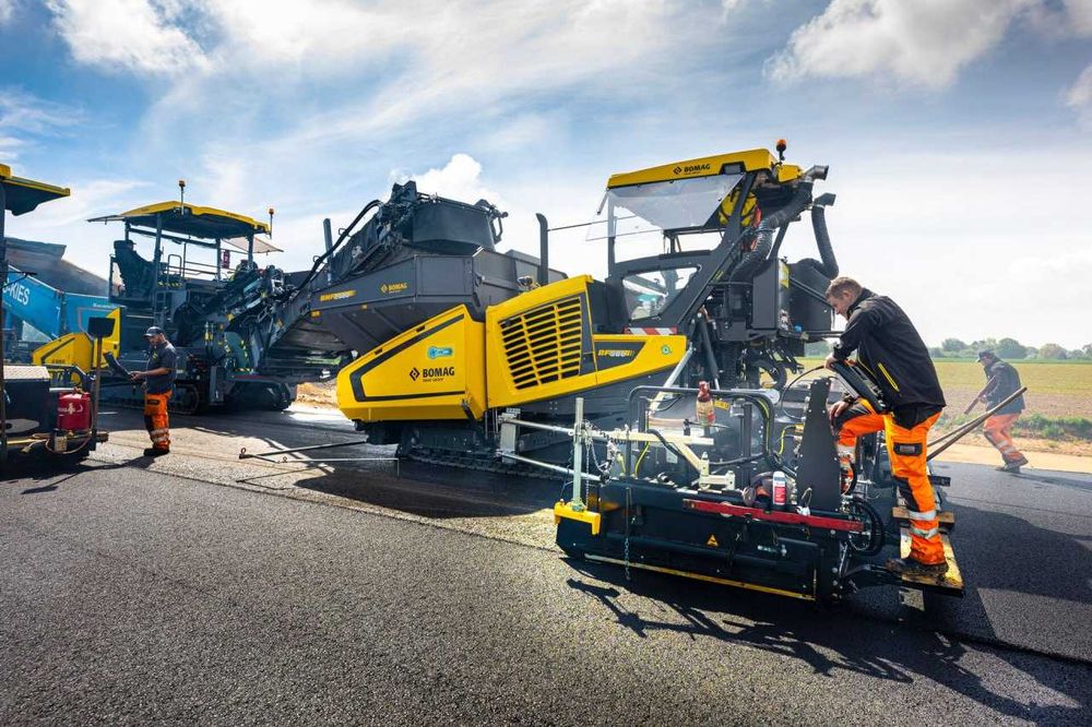 В наличии асфальтоукладчик BOMAG BF 800C-3!