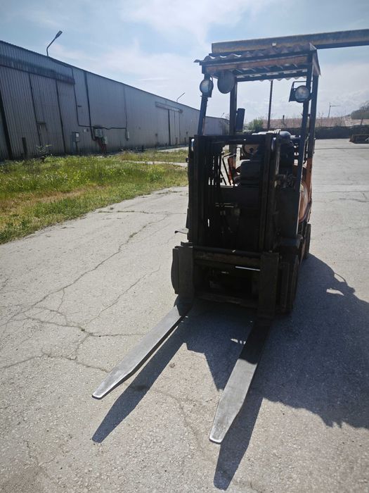 Газокар Toyota. Товароподемност: 3500