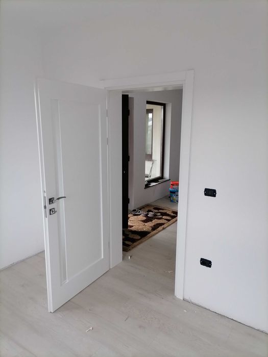 Montaj usi de interior, montez uși metalice.