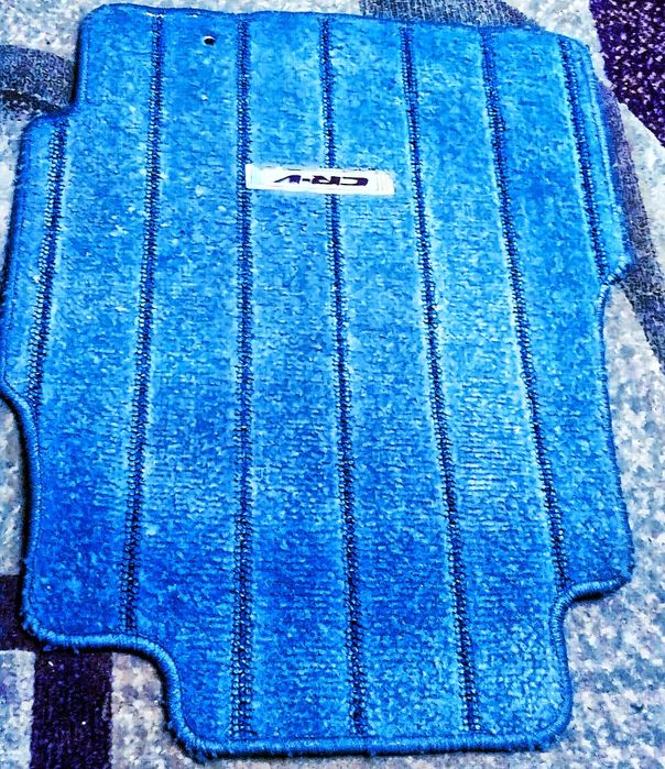 Срочно Три Коврика на Хонду Црв