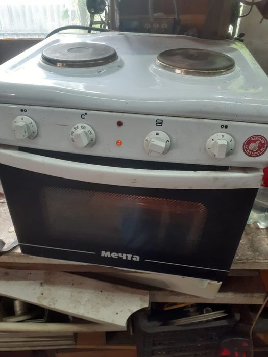 Продам электроплита "Мечта".