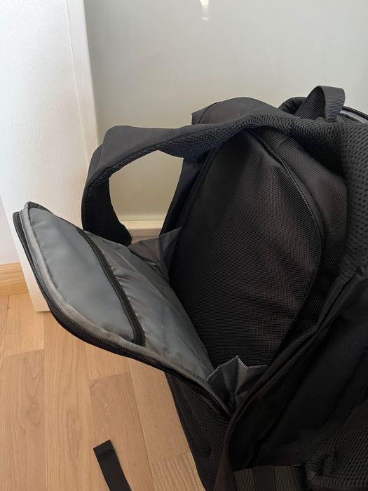 Нова раница за лаптоп, водоустоучива