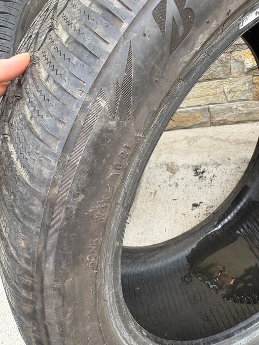 Два броя зимни гуми  Bridgestone 275/40/19 и 2 броя Пирели 275/40/19