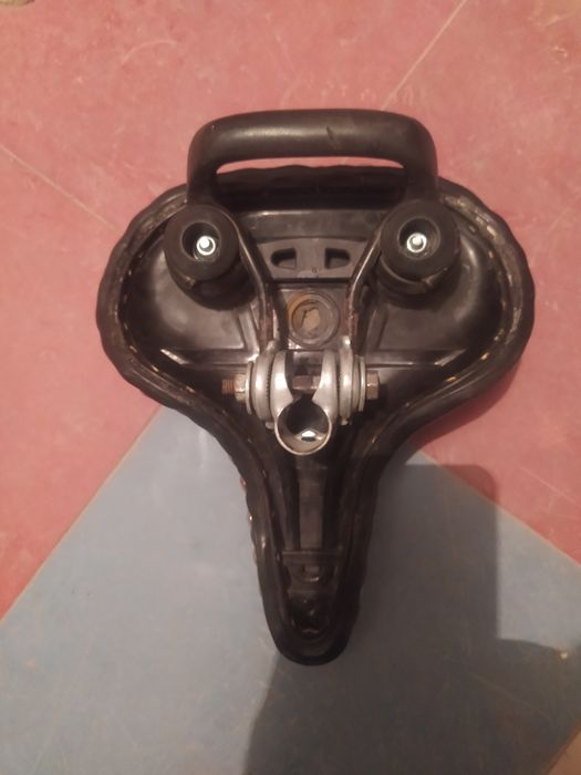 Продам  б/у запчасти на Урал в хорошем состоянии  УСтупка будет.Люстры