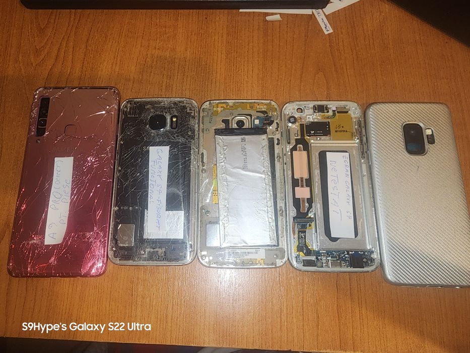 (URGENT!!!) Vand telefoane, piese telefoane, huse, consola.