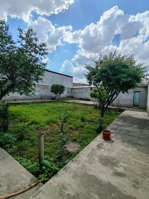 Продам дом угловой под бизнес , 6,5 соток в центре города