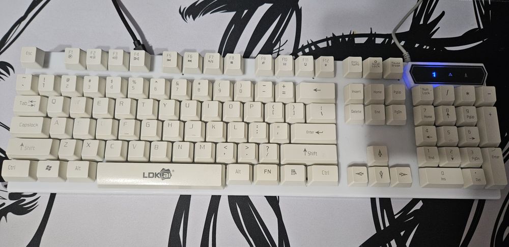 Игровая клавиатура (мембранная)