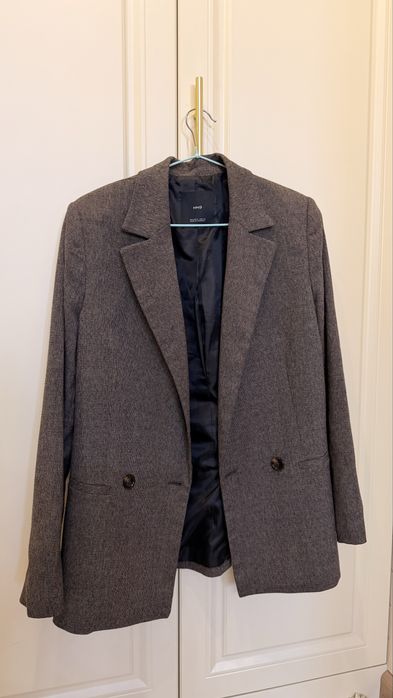 Продам костюм манго