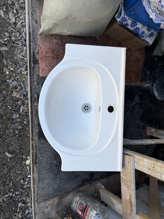 Раковина керамическая