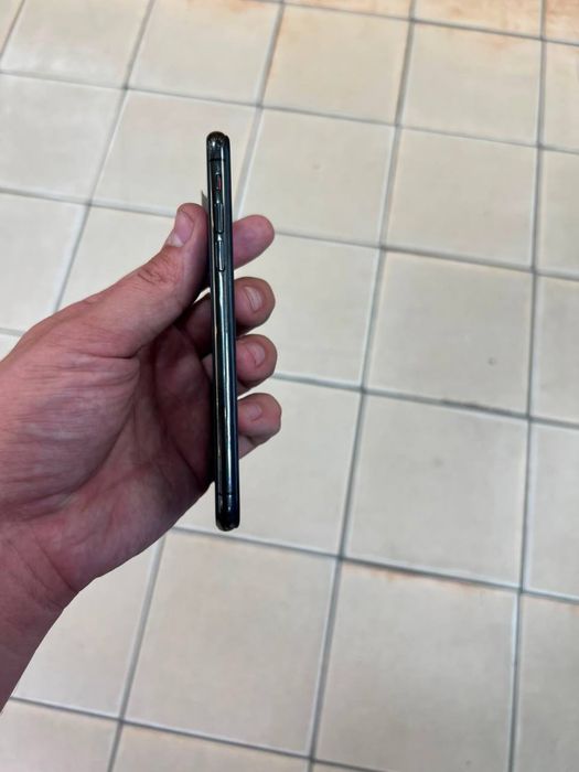 Продам Iphone xs