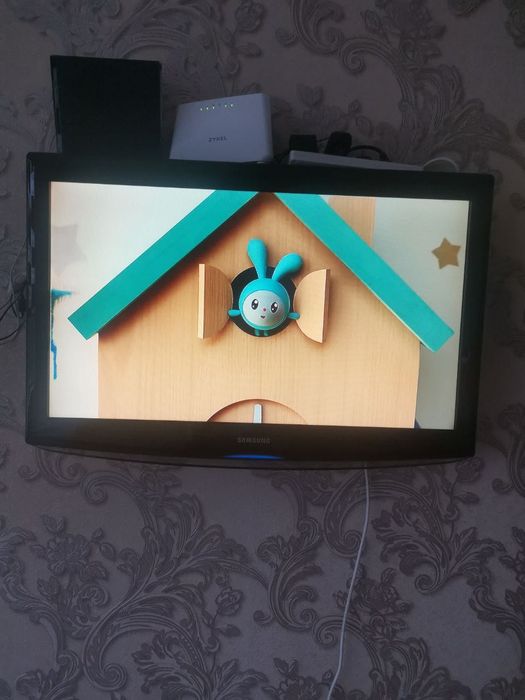 ТВ SAMSUNG 43 бу из Дубая оригинал СЕНСОРНЫЙ