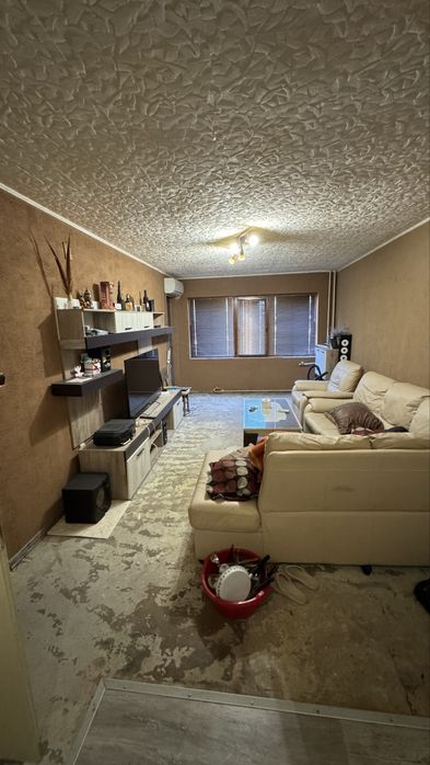 Продава апартамент