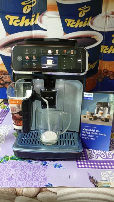 Expresor cafea Philips Latte Go 5500 câteva cafele, cana noua.