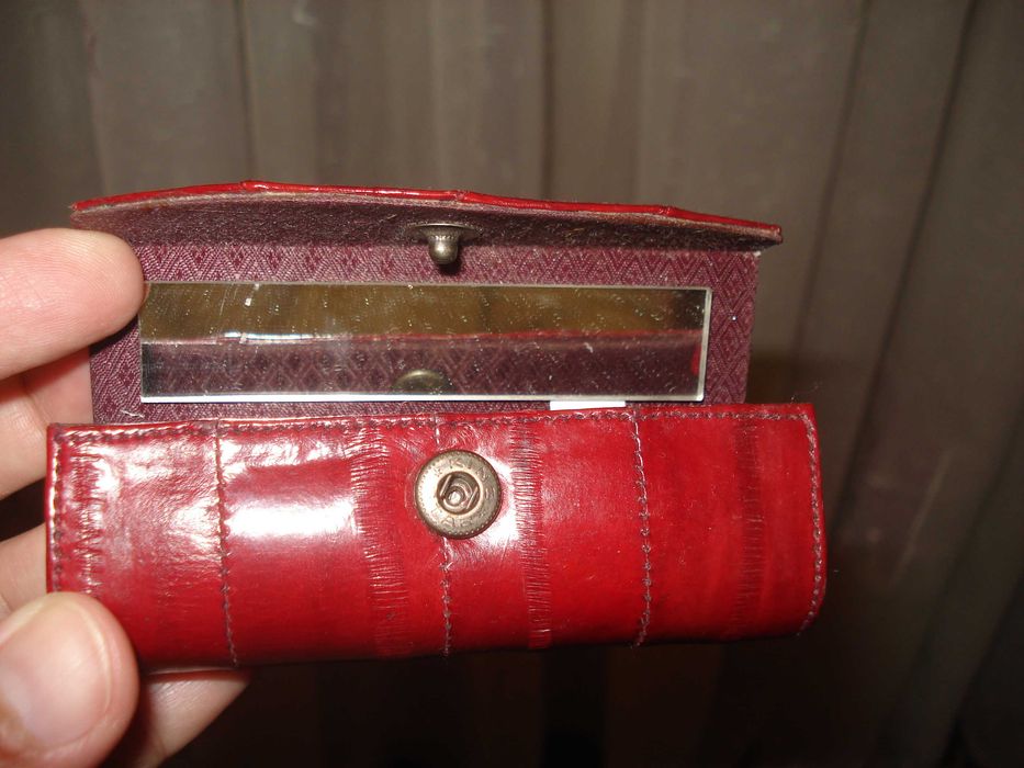 Кожаный футляр для помады