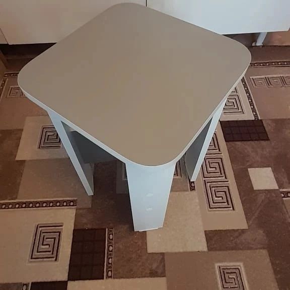 Продам табуретки новые