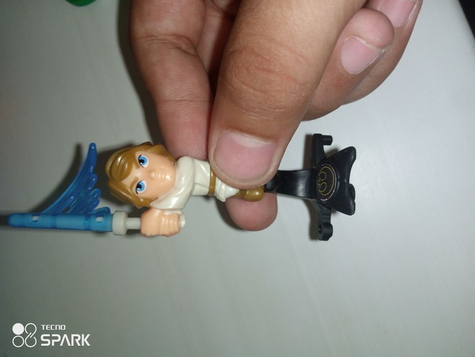 Коллекционые фигурки из Kinder surprise и Kinder joy продаю всё