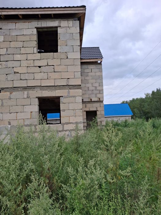 Продам коттедж недостроенный