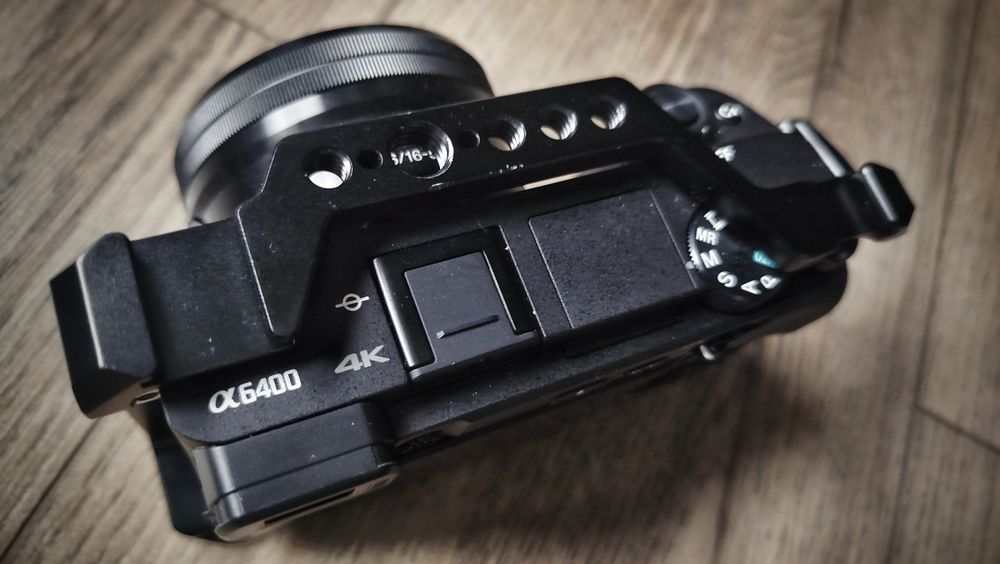 Sony A6400 + obiectiv 16–50 mm 1500 cadre