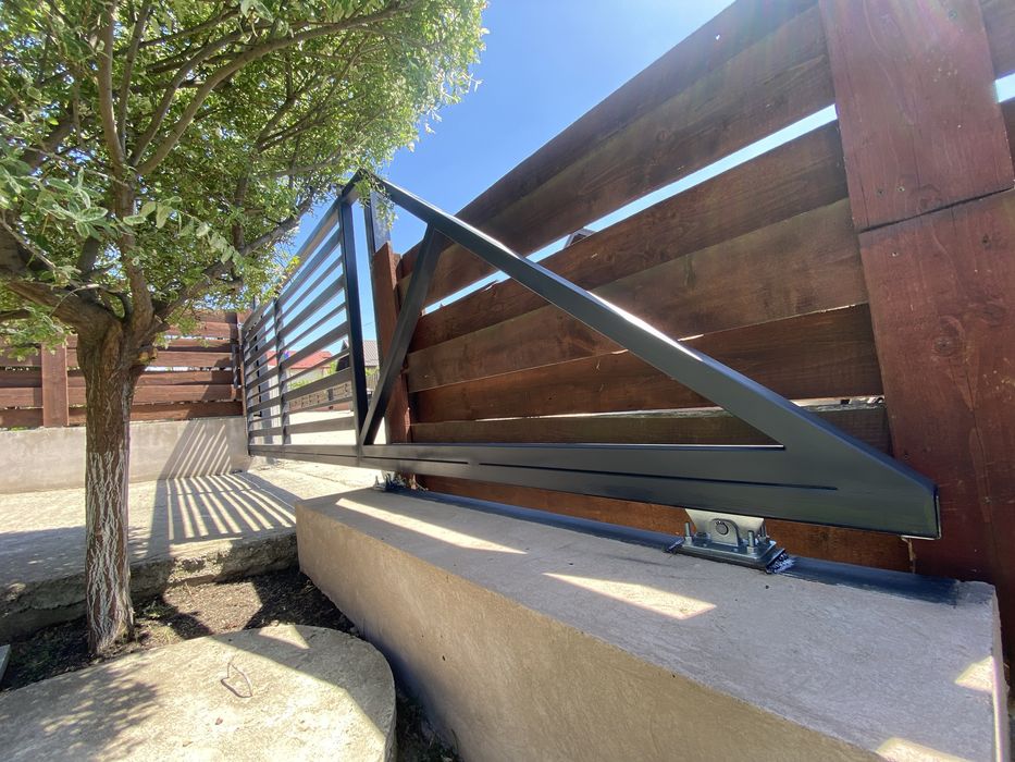 Producator de porti, garduri si balustrade, confectii metalice