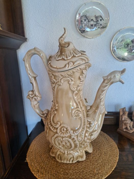 Capodimonte-огромна кана