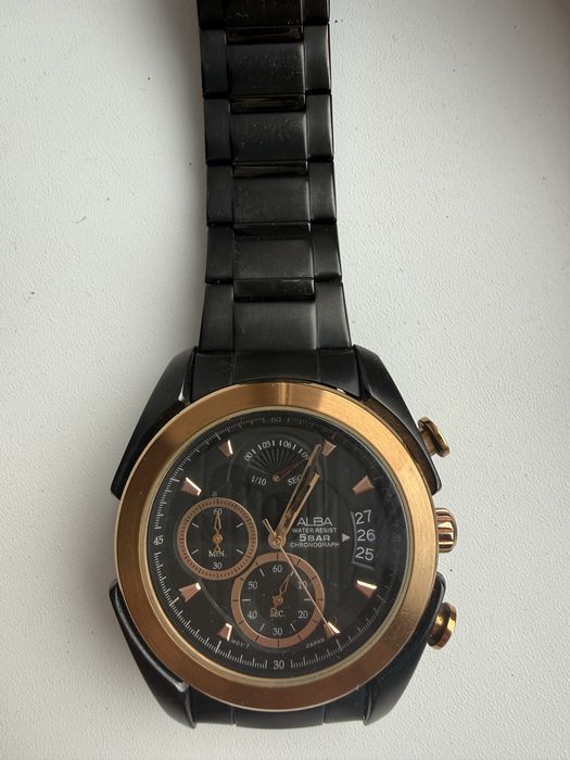 Продаю японские часы Alba