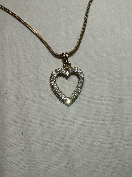 Vand lantisor din aur 18 k cu pandativ in forma de inima cu diamante