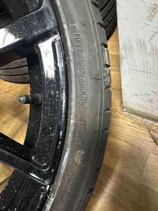 Лети джанти Голф 8 с Гуми 19х8J 235/35/19