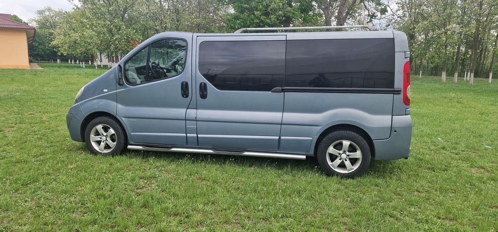 Opel vivaro mixt long