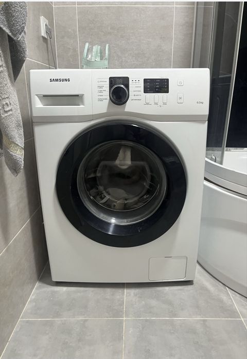 Продам Холодильник Indesit no frost