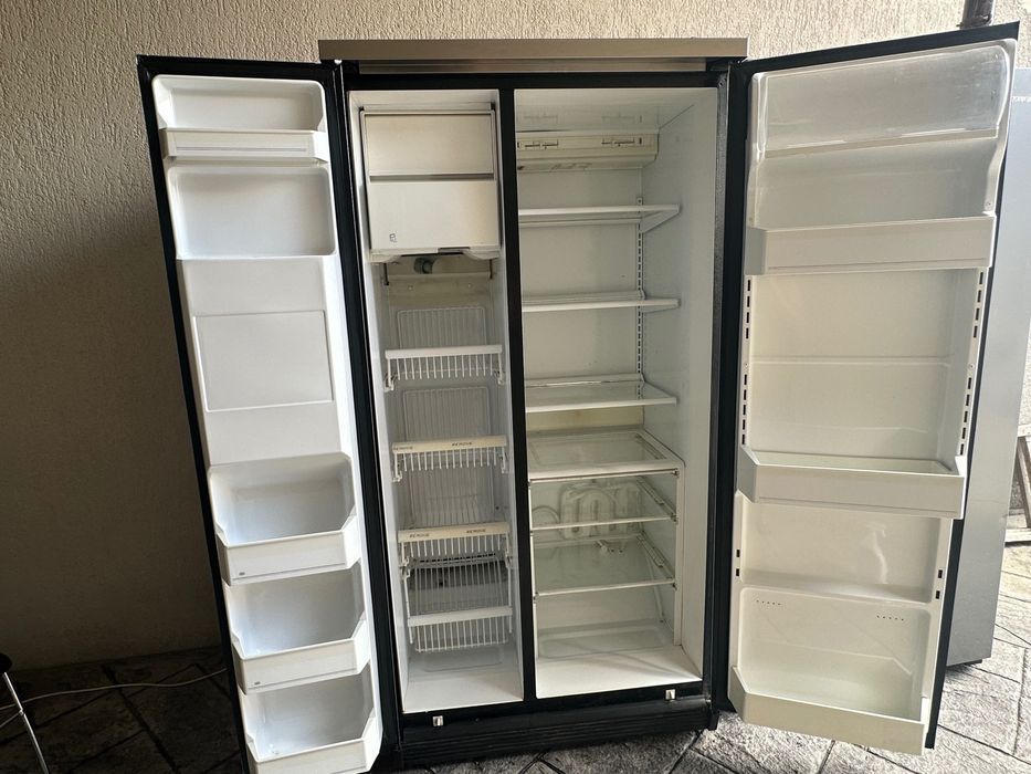 Frigider cool giants cu ice maker
