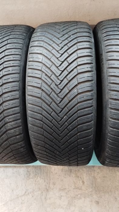 4бр.гуми225/45r17 continental al season contact Xl
