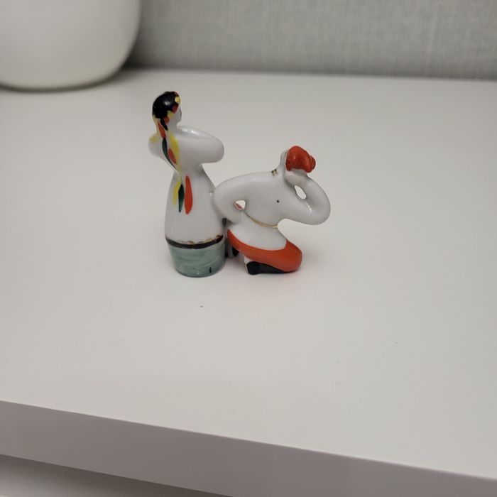 Фарфоровая статуэтка Танец гопачок