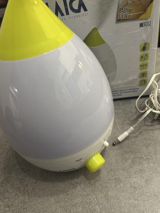 Vand umidificator  de camera