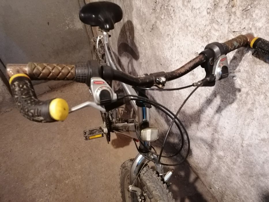 Всичко си работи цена 75евро