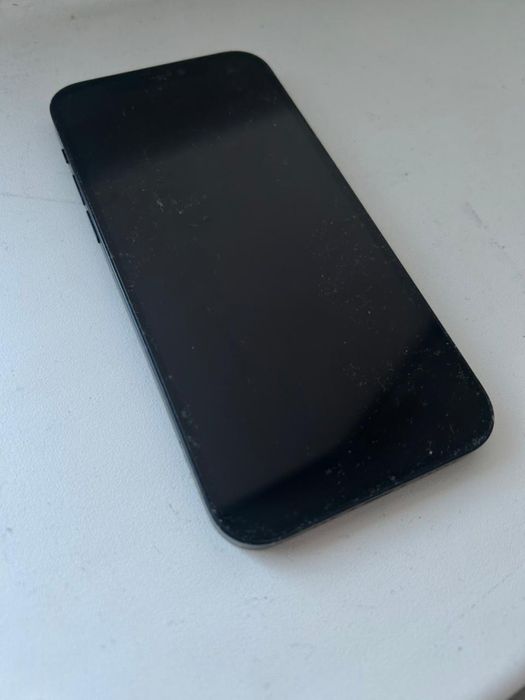 Продам Айфон 12(128) black