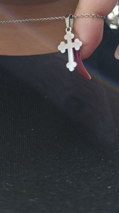 Сребърен кръст с нежна верижка