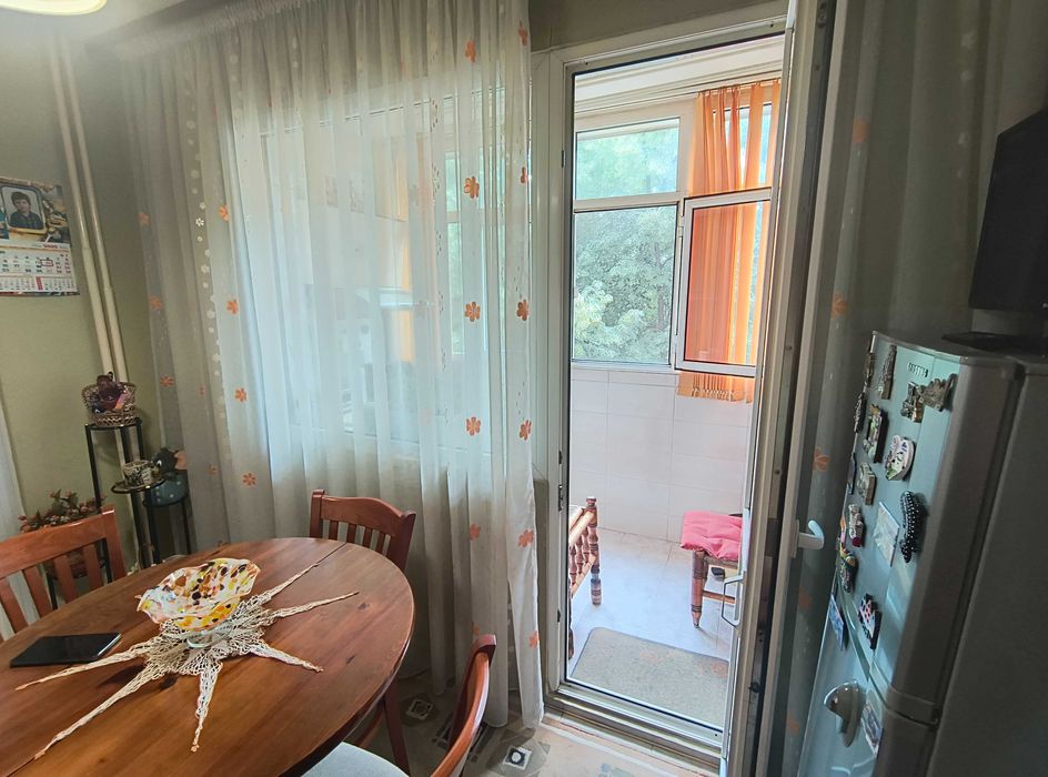 Продава се Двустаен апартамент в Стара Загора, Център - 48 кв.м за 1157 €/кв.м - Снимка #2