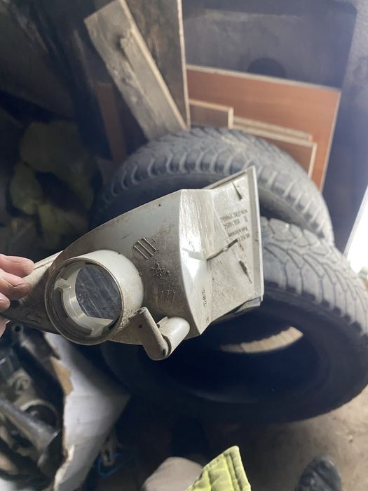 Поворотник митсубиси каризма 1997г