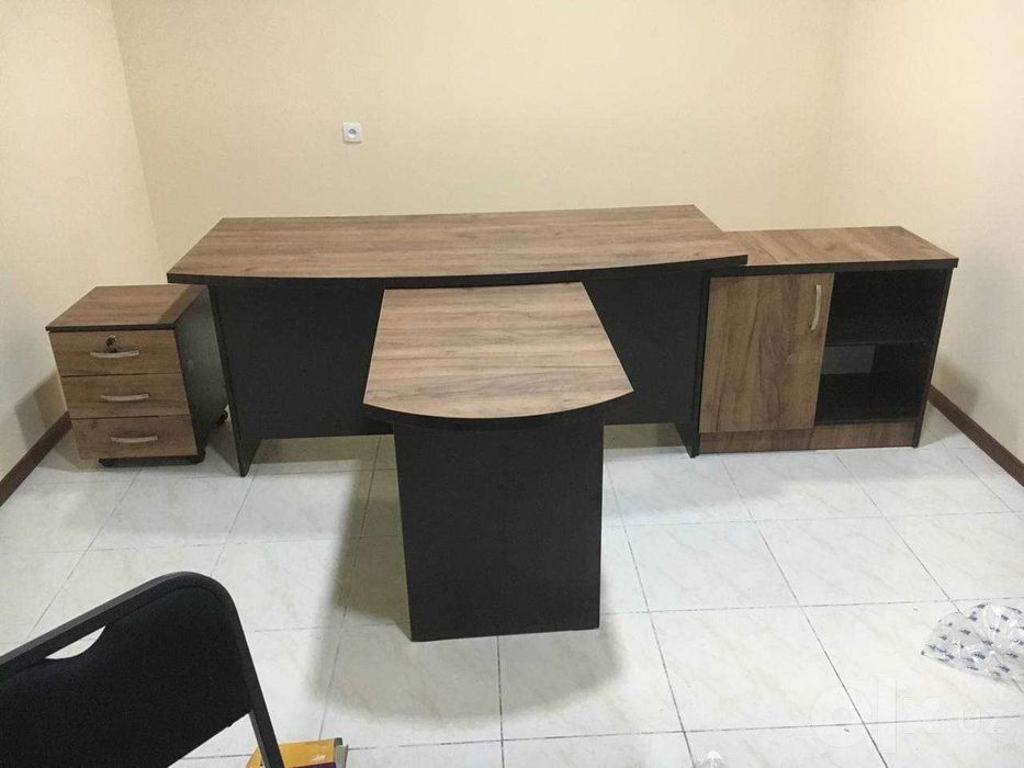 комплект офисной мебели Чиназ