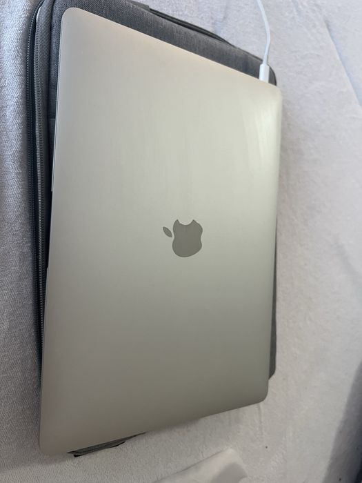 Latop Apple MacBookAir 13 inch