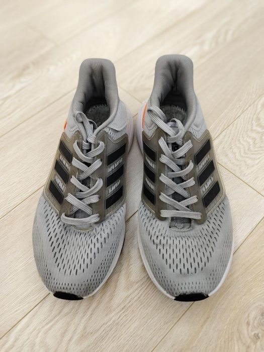 Кроссовки 40 размер