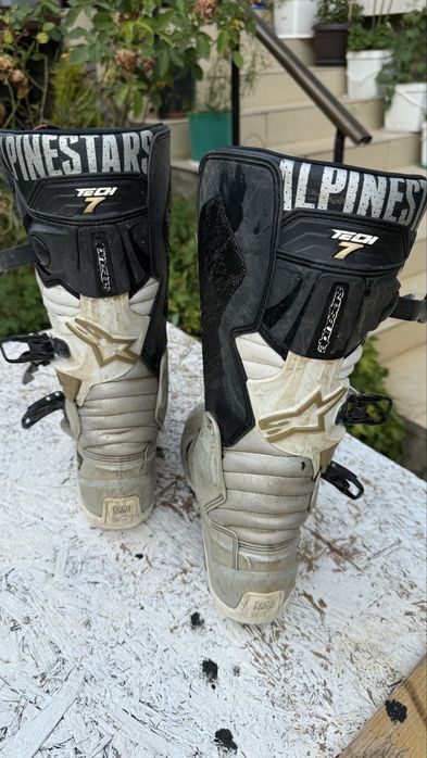 Alpinestars tech 7 enduro и каска Airoh twist 2