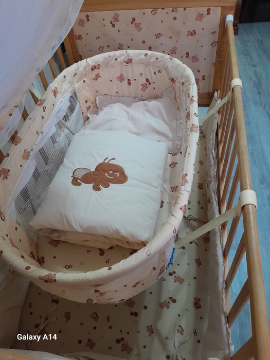 Детская кроватка, манеж и колыбель для новорождённого