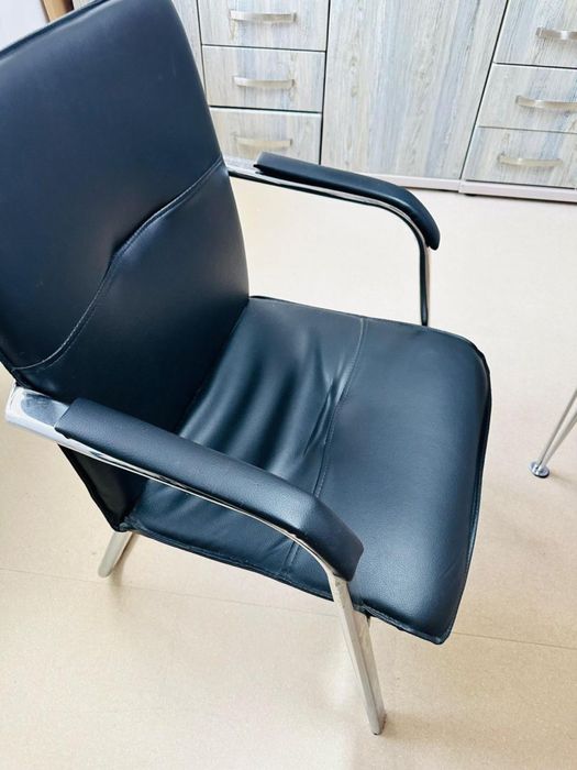 Продам офисные мебели