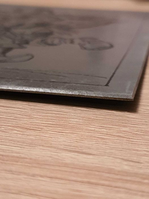 Tablou Gravat in placa metalica