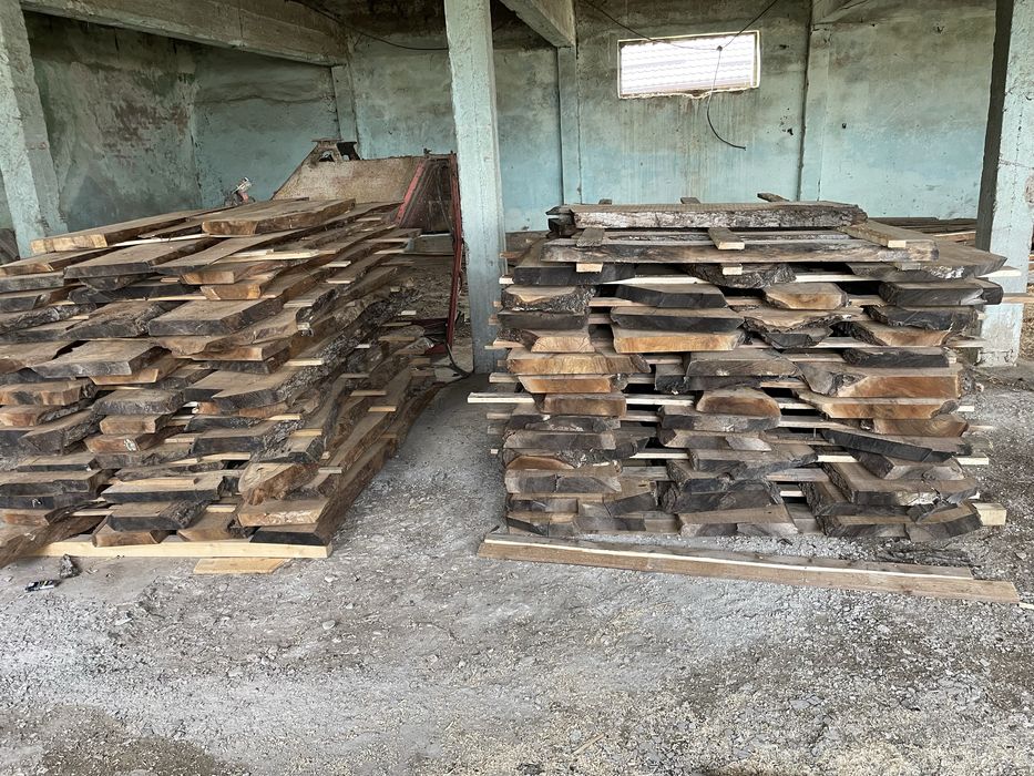 Dulap din lemn de nuc