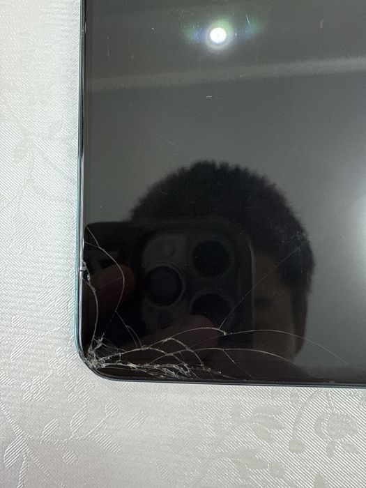 Продаю Телефон Vivo V40Lite Б/У