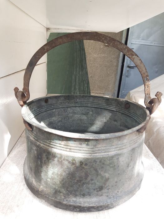 Медни съдове,2бр калайдисани и джезве,на150год менци,алуминий съд гюм,