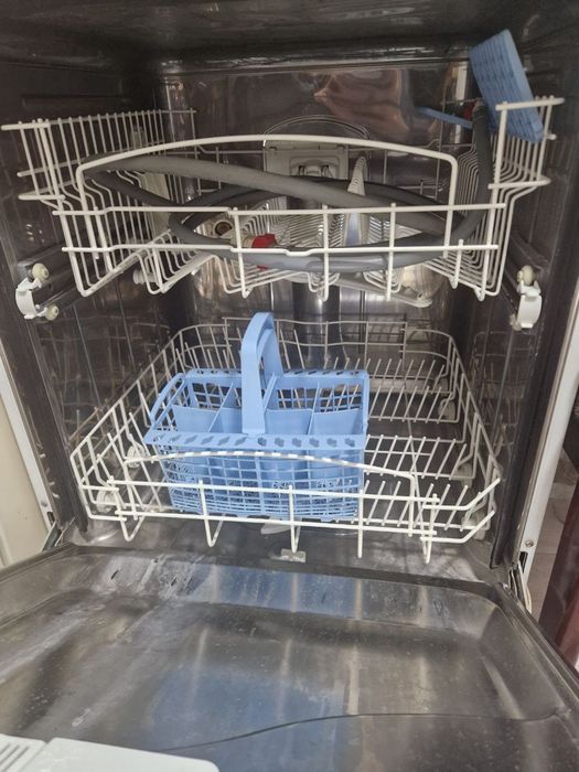 Продам посудомоечную машину indesit